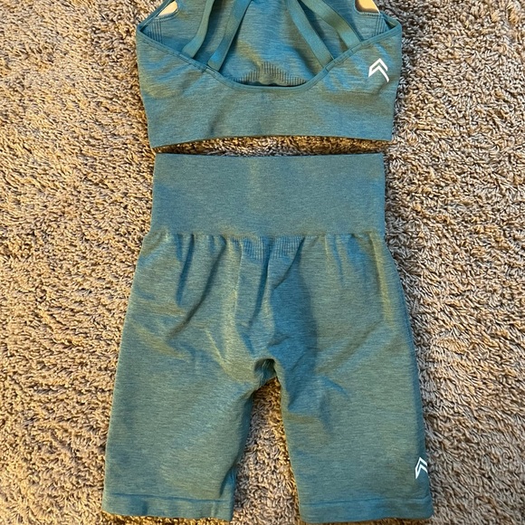 Oner Active Mineral Green Marl Classic Seamless Sports Bra and Cycling Short - Picture 2 of 4